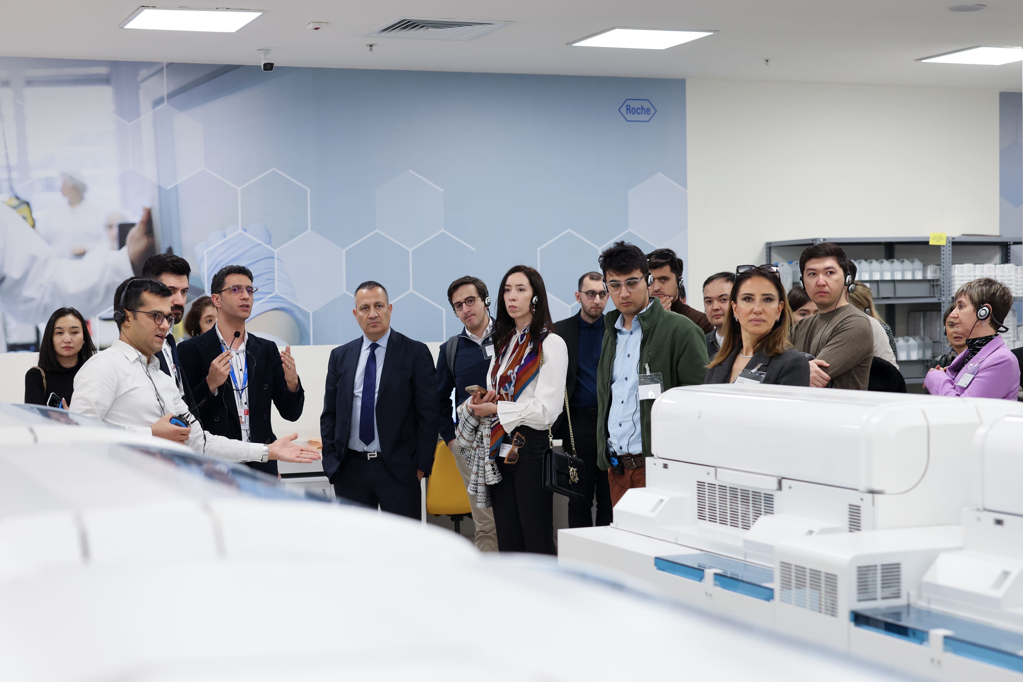 basaksehir-cam-sakura-ebrd-ronesans-holding.jpg (431 KB)